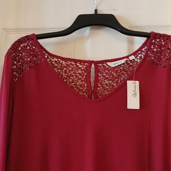 NWT TOP, Size L with lovely lace - Picture 2 of 8